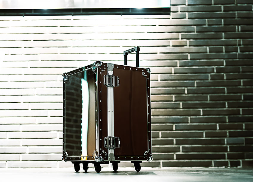 アルポリック製鏡面トランク