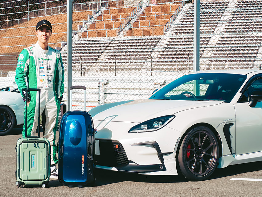 中澤卓也さん　愛車GR86との写真ショット